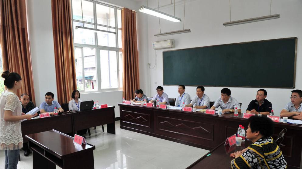 贵州|清华研究生在求职期间备受歧视，金本银硕铜博或已成为学历鄙视链