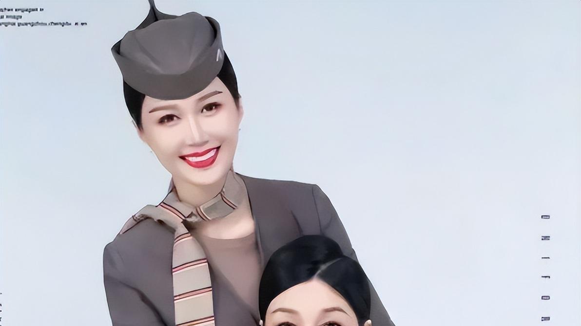 写真|难得一见的“母女空姐”写真，长大后，我也成为了您的样子！