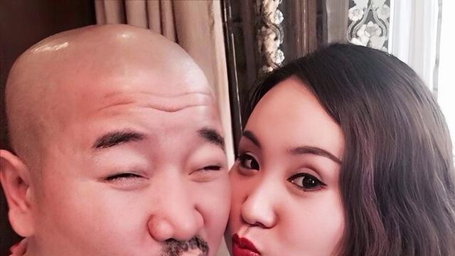 刘能前妻现身儿子婚礼，送200万红包无人搭理，只能坐一旁嗑瓜子