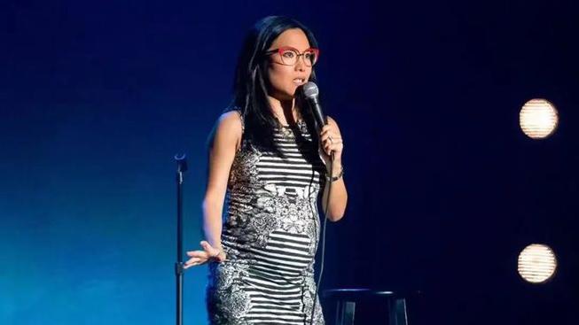 黄阿丽|美脱口秀演员黄阿丽怒甩前夫