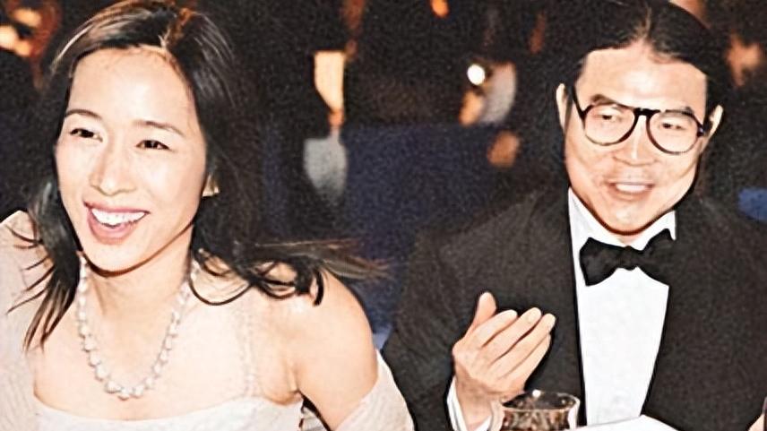 记者问郭晶晶老公：夫人漂亮，还是妈妈漂亮？他的回答堪称教科书