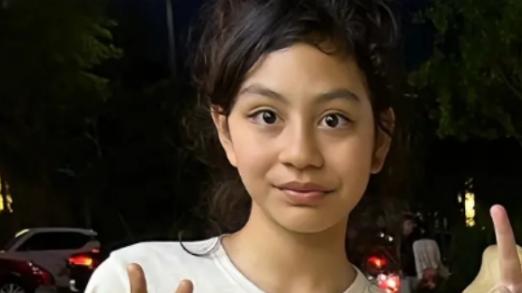 刘烨|刘烨一对儿女游成都被偶遇，儿子诺一变帅气，女儿霓娜越长越美