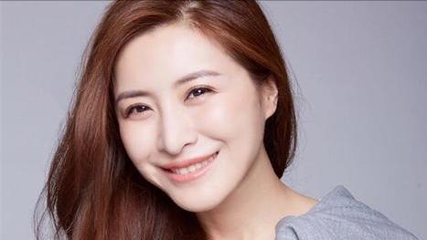 嘻哈包袱铺|和赵本山关系匪浅的王雅捷，被捧红后，为何拒其上春晚邀请？