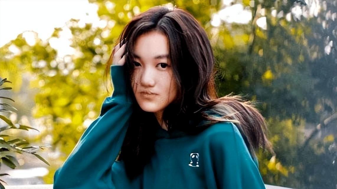 李嫣总算拿掉“兔唇”标签, 整容后美出新高度, 神似年轻时的王菲