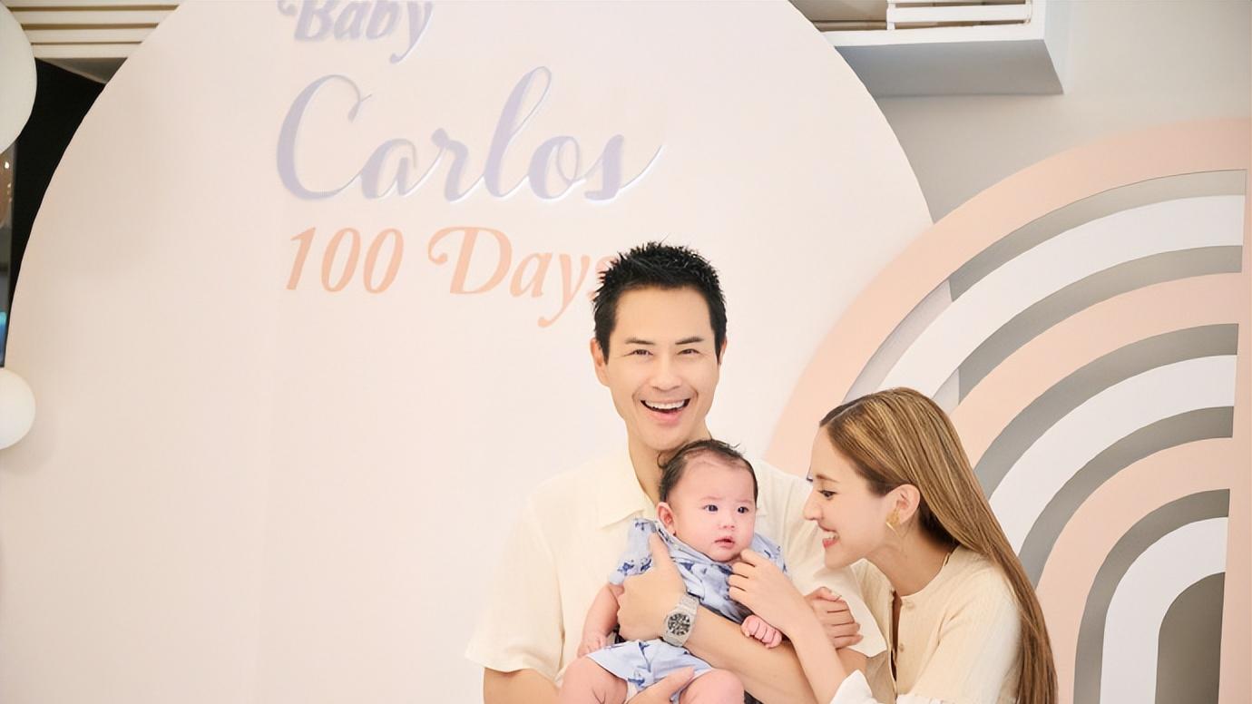 郑嘉颖|52岁郑嘉颖三胎儿子满百天，全家福首曝光，一家五口全是高颜值