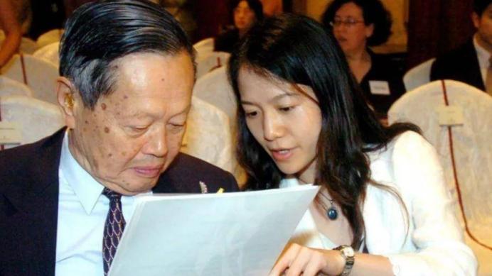 离婚成定局？曝翁帆签好协议净身出户，杨振宁的摊牌只是一厢情愿