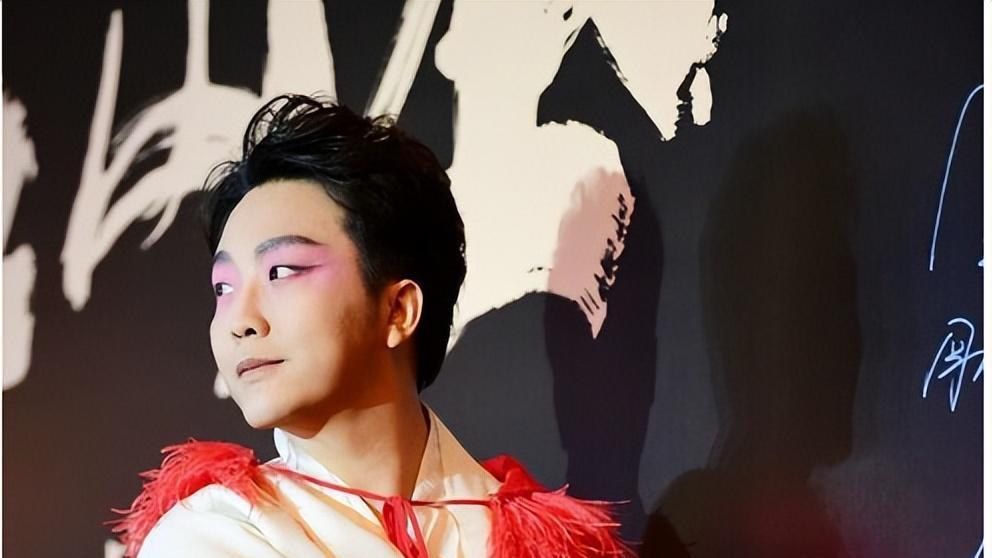 “跳梁小丑”李玉刚摔下神坛，不再被世界宽容，梅葆玖：死不原谅