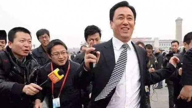 许家印最对不起的女人，初恋女友曝光！无论是珊珊还是冰冰，都不及她万分之一！