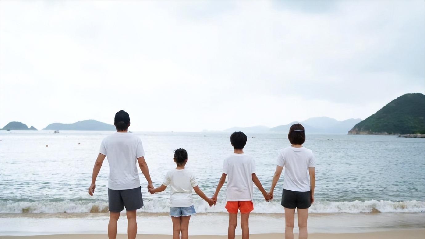 邓超偷拍老婆练拳击，孙俪拳拳到位又狠又帅，超哥被吓得瑟瑟发抖