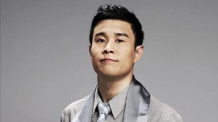 小沈阳|小沈阳：从爆红到隐匿，今知耻而后勇，成为赵家班的一股清流