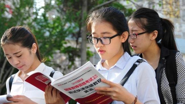 教师|中小学教师改为“参聘制”，编制或成为泡影？超7成岗位无人问津