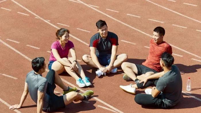 |胡锡进真是掌握了风向标！操心完笑果，又开始操心年轻人就业！