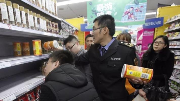 职场故事|超市卖了一罐6元红牛，结果被罚50000元，客户：出5千我撤销举报！