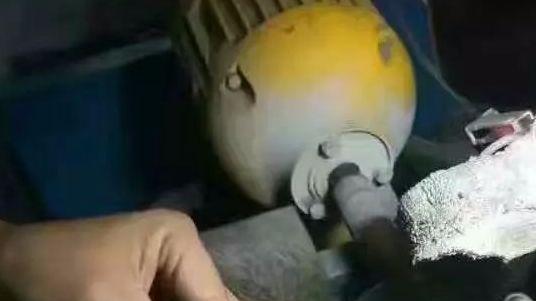 随便买的原石，却开出的紫罗兰，成品如何？