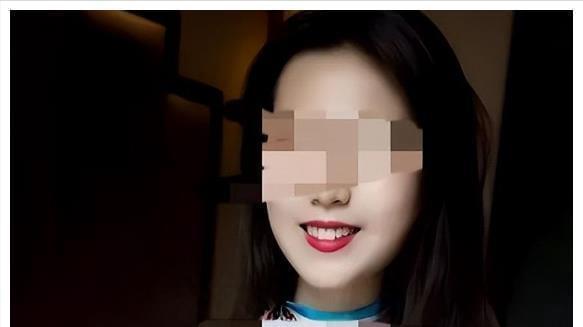 空姐“兼职”赚钱遇猛男，双腿发软拒绝服务，被逼无奈后报警自保