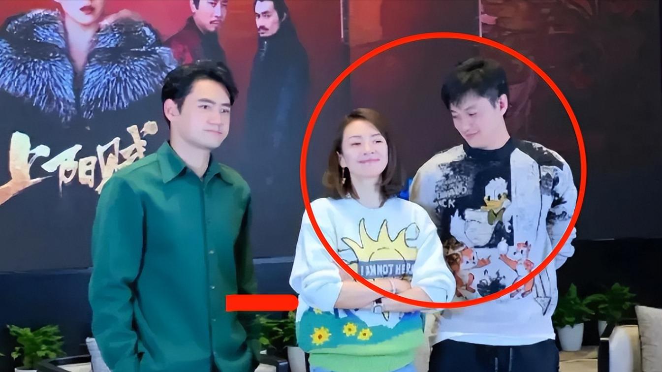 朱丹评论区沦陷，网友喊话：小心章子怡！3大细节被扒越看越心惊