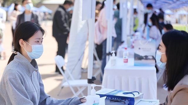 银行|这一铁饭碗开始招聘，年薪30万左右还带有编制，工作环境让人羡慕