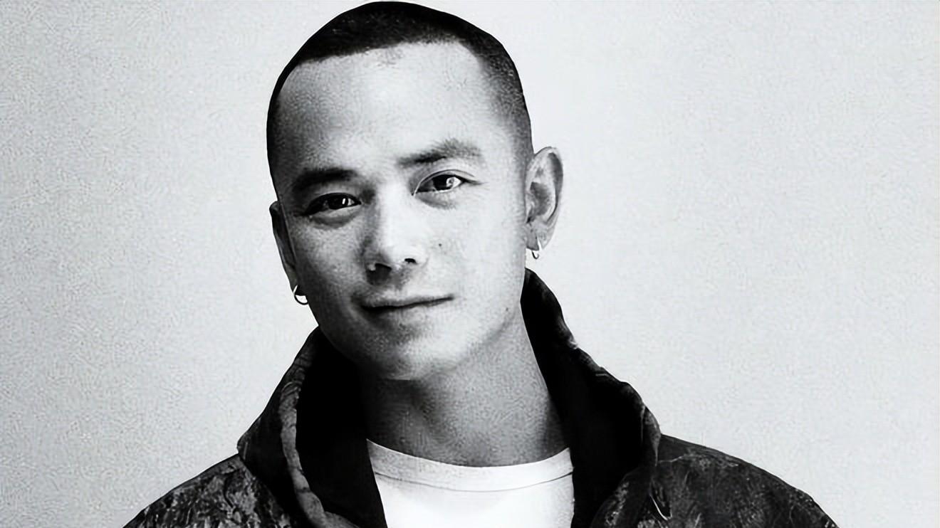 张恒远去世半个月，毕夏首营业，强颜欢笑赚奶粉钱，儿子或无人管