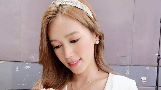 傅嘉莉|TVB混血儿小花听网友意见，为变漂亮矫正牙齿，入行多年发展平平