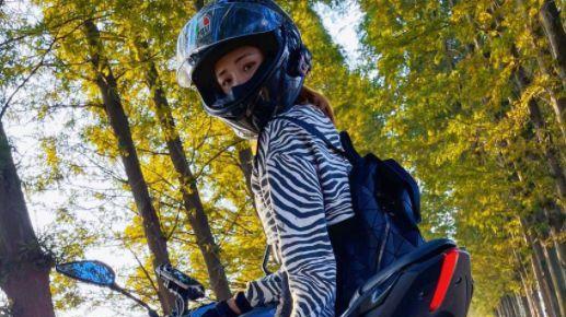 庄慕卿车祸去世！陪骑美女男友还原现场，翘头车主仅16岁是偷车贼