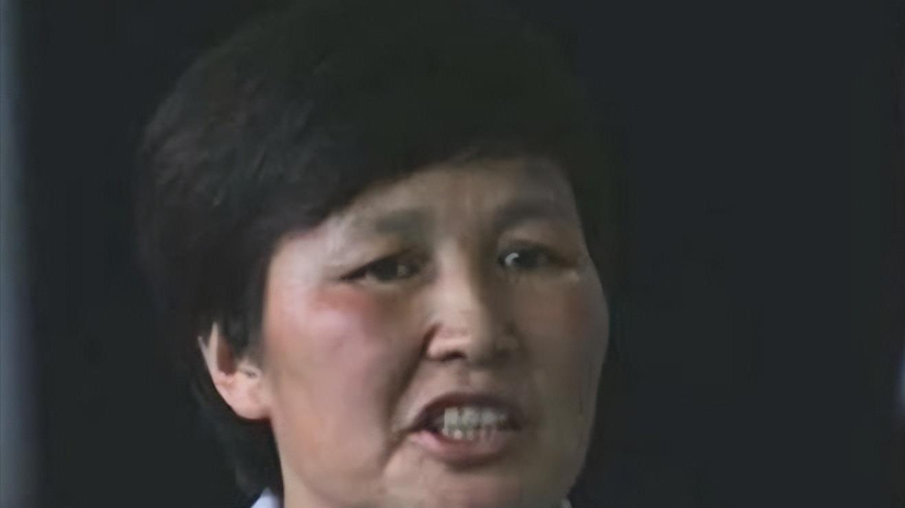 重庆人贩子彭洪菊，逃亡时被同行拐卖，3500元卖给老光棍