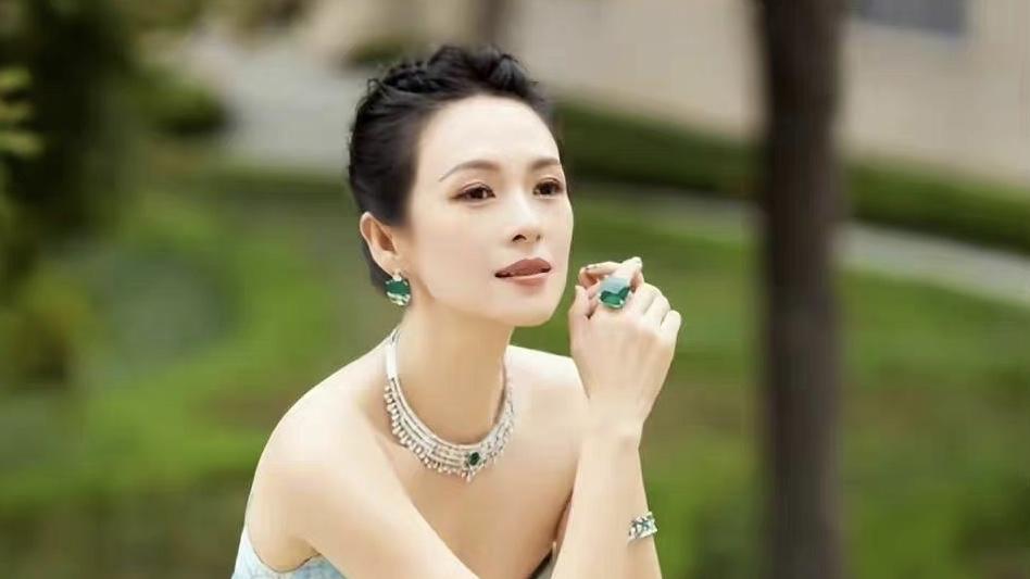 大瓜！曝国际女星被富商追求，男方有家室，女星家人反对二人交往