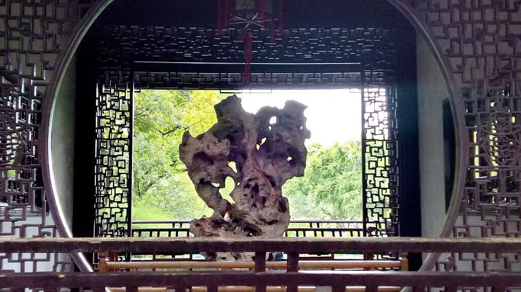 |还没清醒？李亚鹏忍痛割宝，8亿太湖石出3.5亿甩卖，网友：只值35元 !