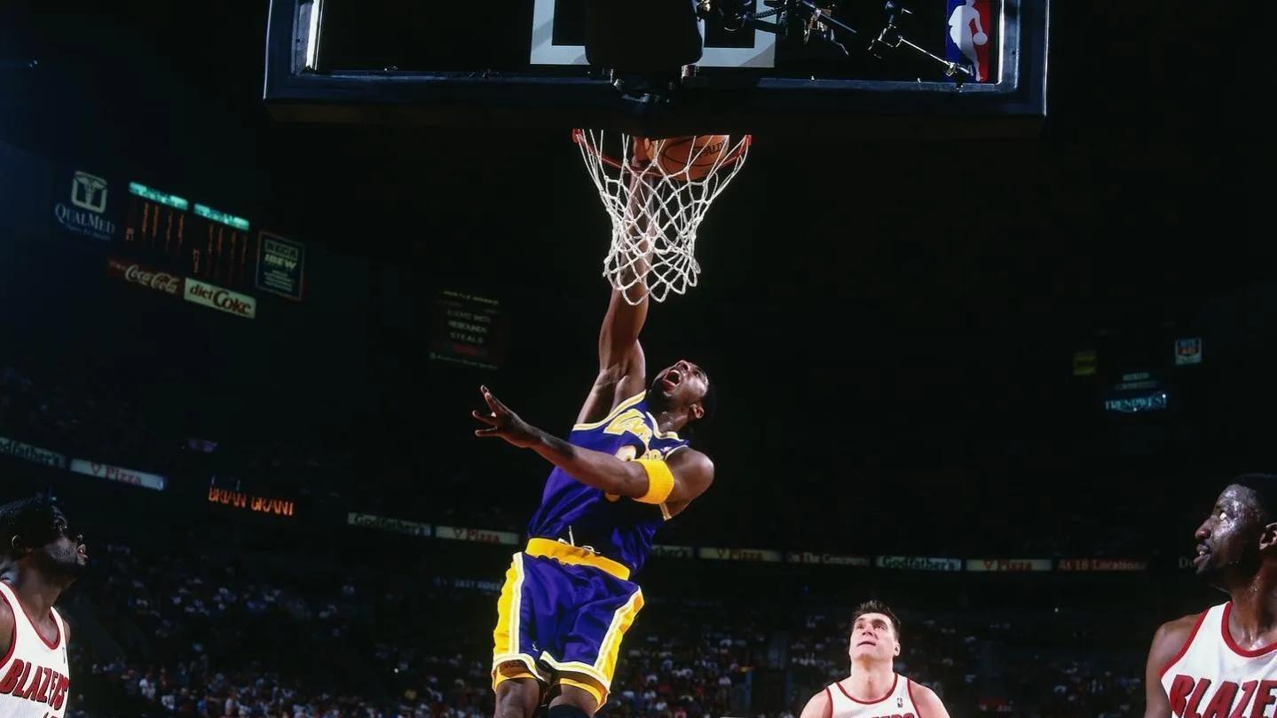 求职|美媒将科比和伯德的职业生涯作比较: 谁是更伟大的球员？