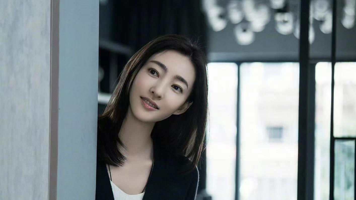 女演员长相有多重要，33岁李一桐与38岁王丽坤对比，差距一目了然