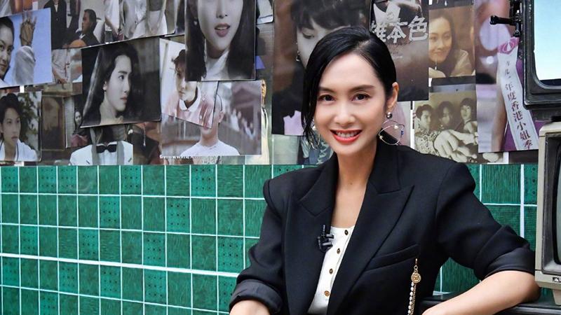 朱茵|52岁朱茵现状：住深山残屋开97年破车，成了娱乐圈李子柒