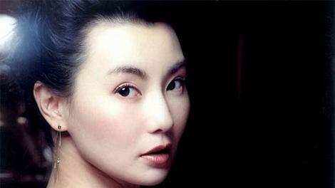 58岁张曼玉近况曝光：住贫民区，穿地摊货，不婚无子，活得很洒脱