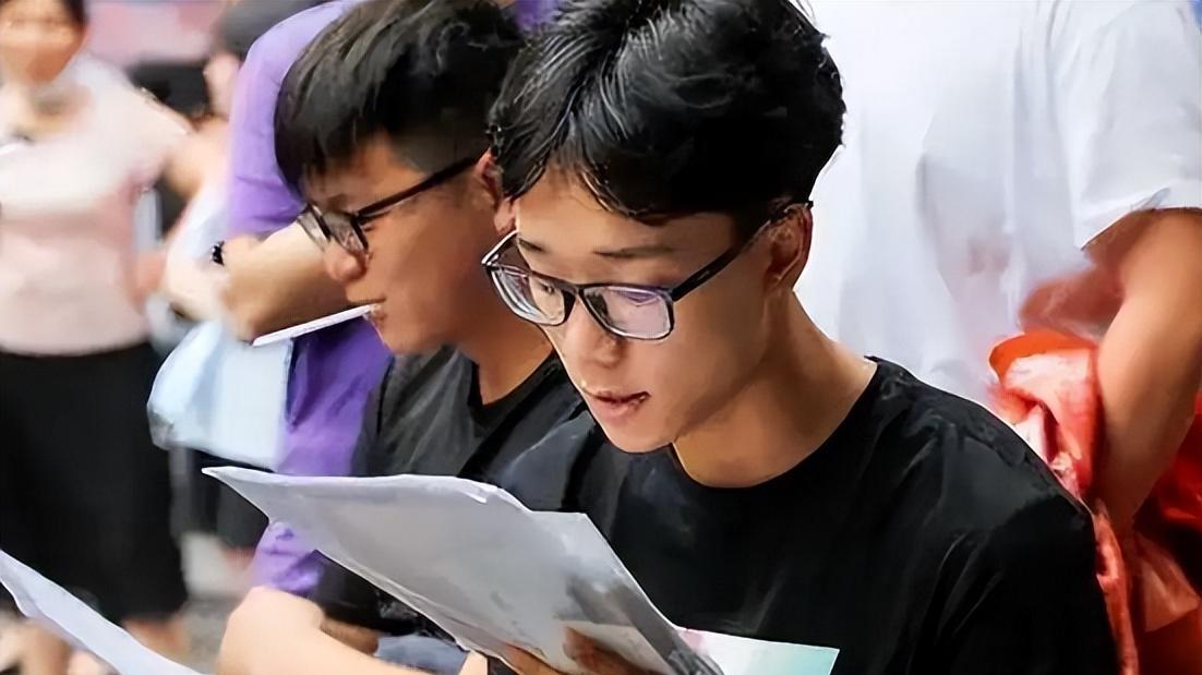 王玉雯|2023乡镇公务员迎来招聘，门槛低岗位名额多，还有3个隐藏优势