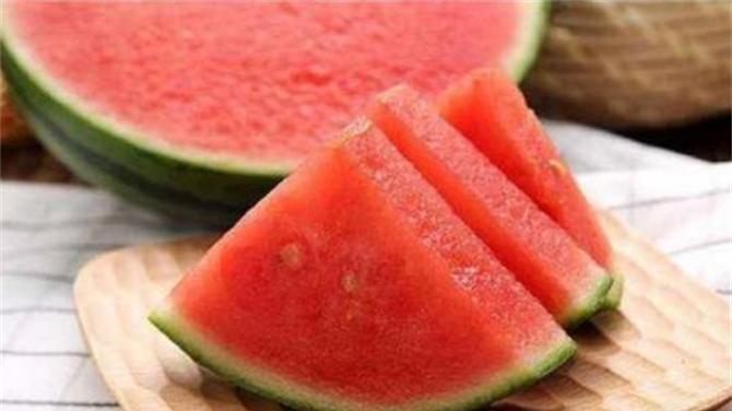 西瓜 西瓜属于低糖还是高糖？减肥期间能吃西瓜吗？