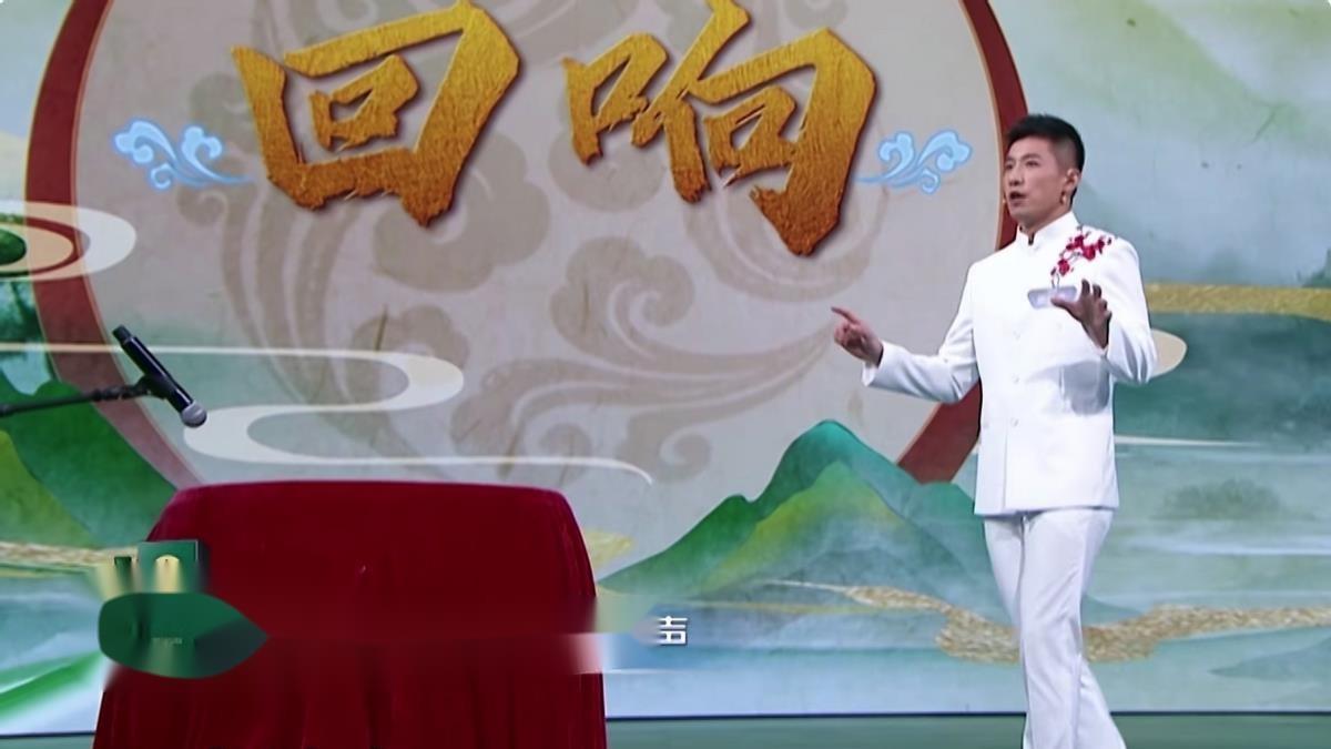 又被央视女主持惊艳到了，好身材挡不住，蜂腰、大长腿太吸睛