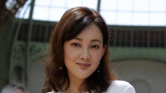 表面是娇滴滴小白花，实则都是“酒蒙子”，这几位女星太过于剽悍