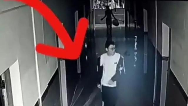请求胡鑫宇妈妈不要放弃儿子生还的希望