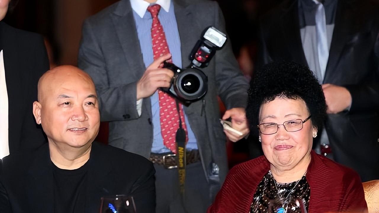 迟重瑞|无儿女无财产，睡觉不敢平躺，唐僧迟重瑞嫁大11岁富婆图啥？