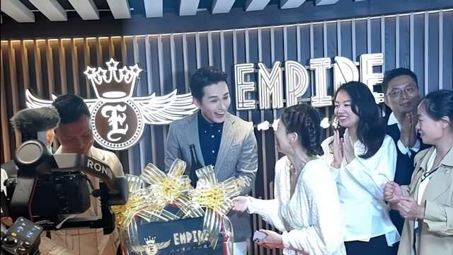 TVB当红小生内地商演，却被吐槽不认识，更是错认为另一位歌星