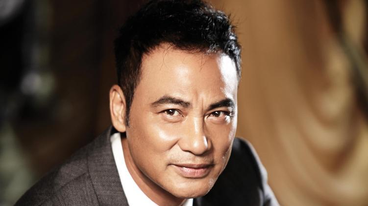 演员任达华：出道43年0绯闻，为爱丁克，50岁老来得子泪流满面