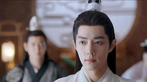 任敏鼻子大又壮实真是“丑女”？看她与刘亦菲唐嫣造型，就有答案