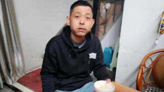 2022年，重庆男子替已故女友照顾父母15年