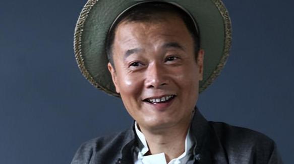 演员侯继林：与孙松结婚24年无儿无女，却被婆婆和丈夫宠成宝