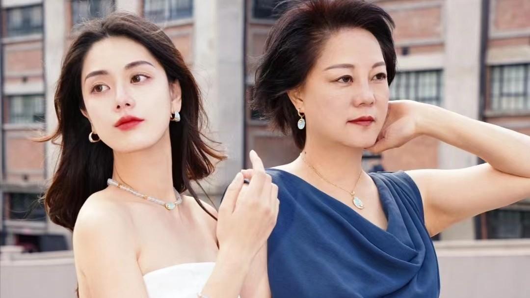 发型 适合50岁女人的发型！清新时尚又有活力，端庄大气又显发量