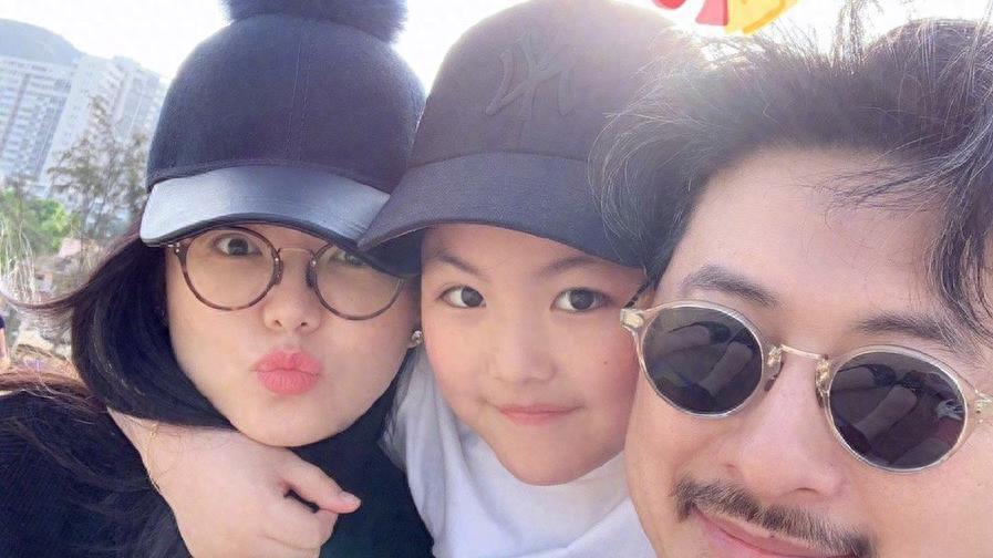 李湘 王岳伦谈王诗龄减肥原因，称很佩服女儿的毅力，妈妈李湘也获赞