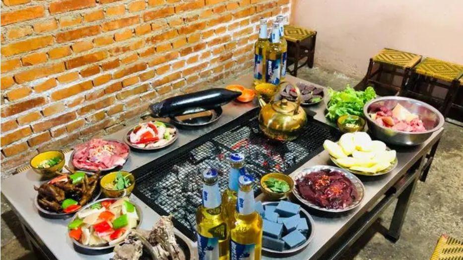 |烧烤店广告牌被指侮辱女性，店家：只是一句玩笑话，没有不良引导