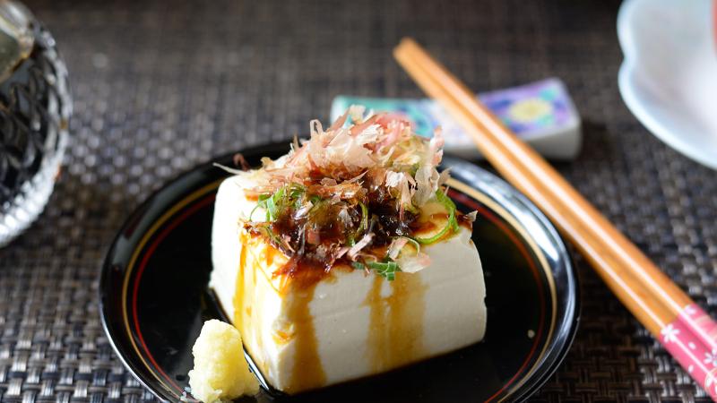 豆腐|人们常说的\北豆腐\和\南豆腐\，主要区别在于\点\豆腐的什么不同