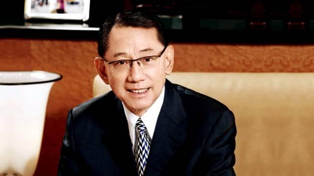 林建名：自曝伴侣过千，干女儿无数