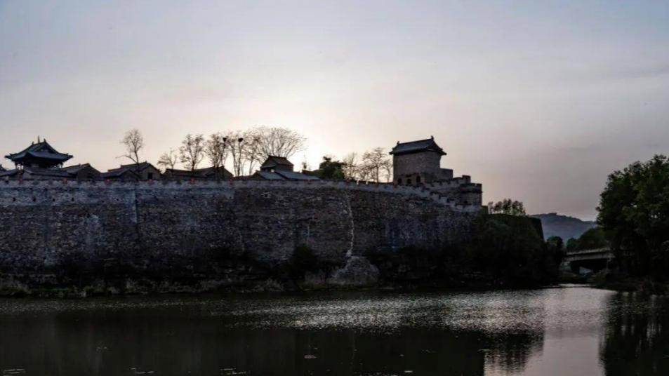 山西省|“中国最丑”古城墙，也被誉为第一“铜墙铁壁”，我猜你连名字都会读错！