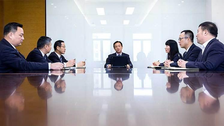 不想做底层员工，如何顺利晋升为管理层？