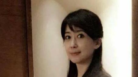 林靖恩|知名女艺人被曝出轨女助理，前夫下场狂撕，11岁儿子出面力挺